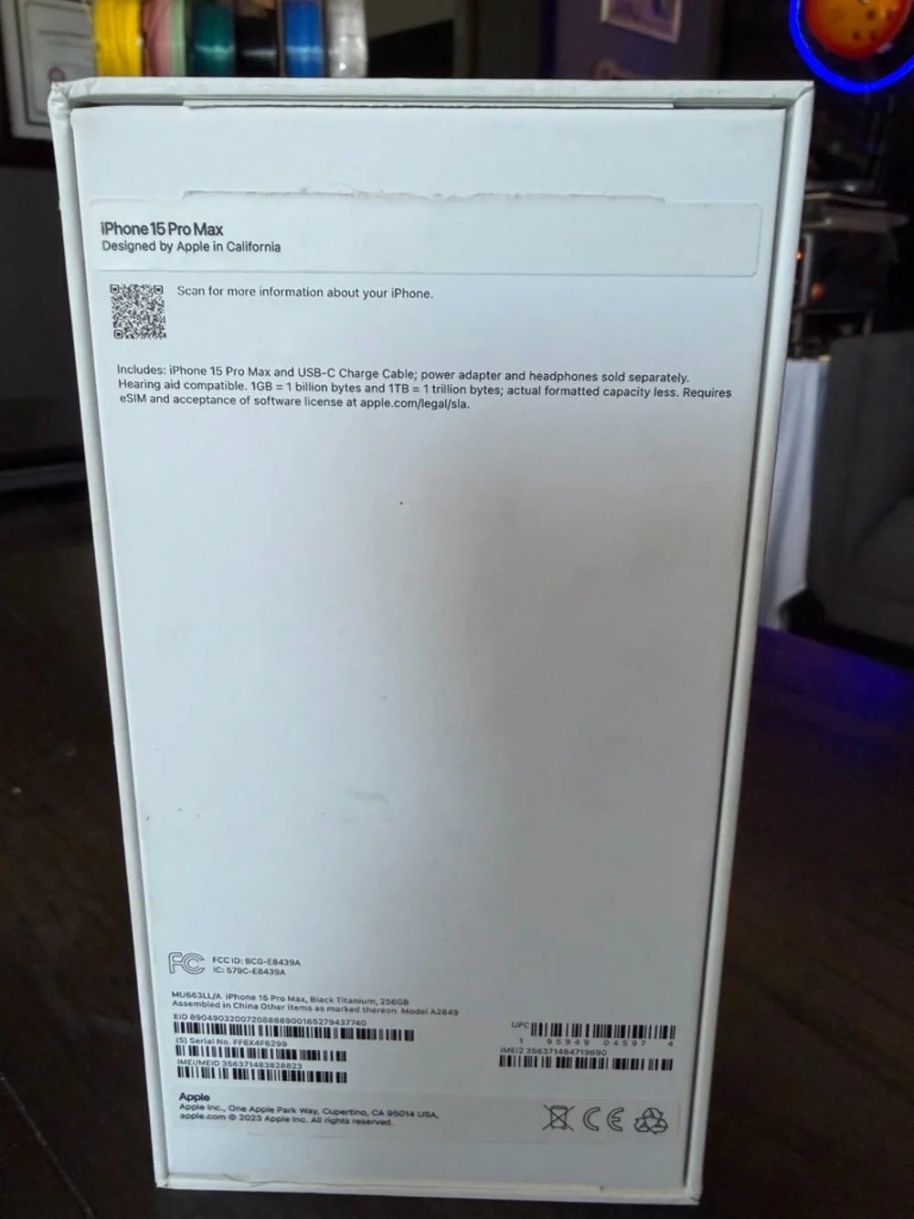 Apple iPhone 15 Pro Max - Titanium Black 256 GB Retail Box